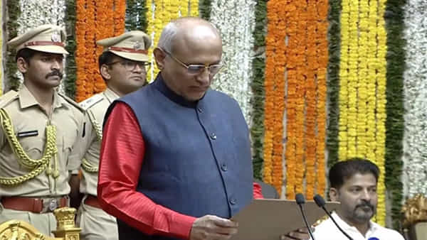 Telangana Governor: తెలంగాణ గవర్నర్గా సీపీ రాధాకృష్ణన్ ప్రమాణ స్వీకారం.. సీఎం రేవంత్తో ప్రత్యేక భేటీ