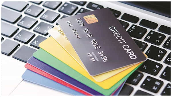 Credit Card Tips: క్రెడిట్ కార్డులు ఎక్కువున్నాయని వాడడం లేదా..? అసలు సమస్య తెలిస్తే మతిపోతుందంతే..!