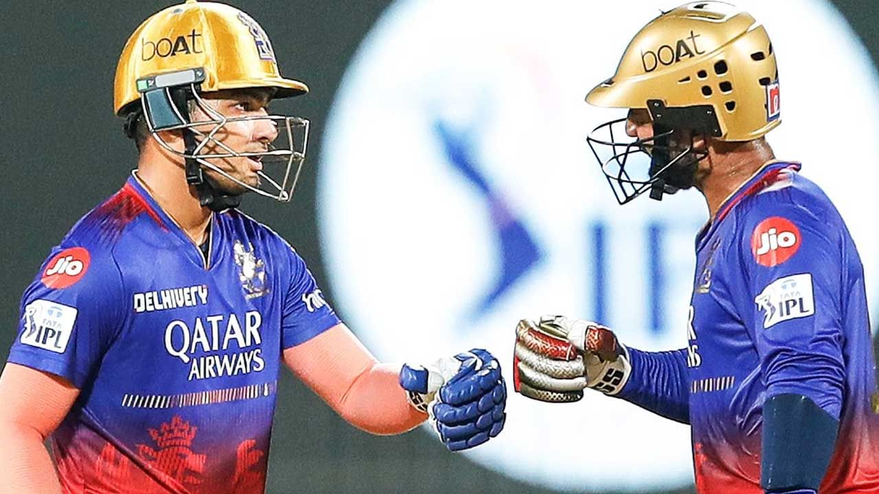 CSK vs RCB: ఆర్సీబీకి ప్రాణం పోసిన దినేష్ కార్తీక్, అనుజ్ రావత్ల ఇన్నింగ్స్.. కట్చేస్తే.. చెన్నై ముందు భారీ టార్గెట్..