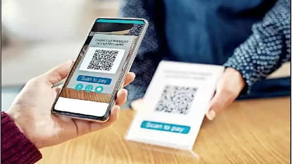 Andhra Pradesh: కిరాణ సరుకులు తీసుకుని.. డబ్బులు ఫోన్ పే చేశాడు.. తీరా అకౌంట్ చెక్ చేస్తే షాక్..!