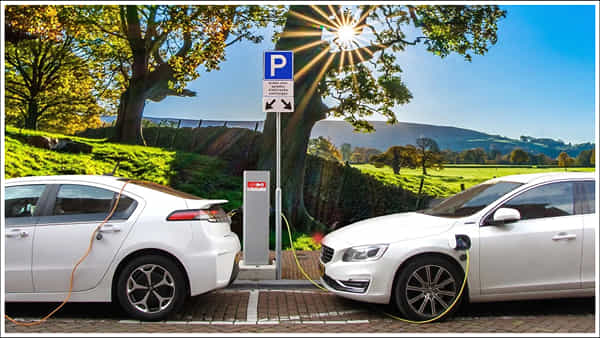 Electric Vehicles: ఎలక్ట్రిక్ వాహనాలు పెట్రోల్, డీజిల్ కంటే ఎక్కువ కాలుష్యాన్ని కలిగిస్తాయి..షాకింగ్ నివేదిక