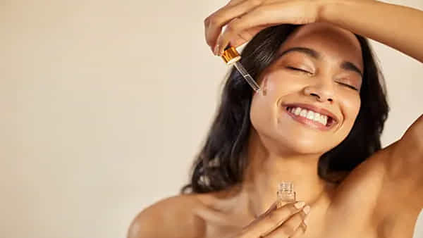 Face Serum: ముఖం అద్దంలా మెరిసిపోవాలా? అయితే, ఇంట్లోనే తయారు చేసిన ఈ సీరమ్ మీకోసమే..!