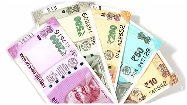 Fake Currency: రూ.10 నుండి రూ.2000 వరకు నకిలీ నోట్లు.. ఇవి బ్యాంకుల్లో ఎవరు డిపాజిట్ చేస్తున్నారు?