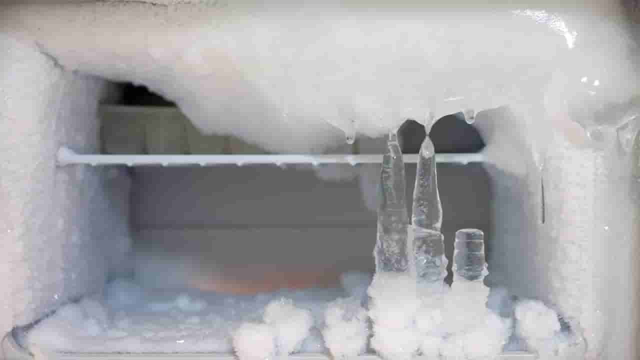 Defrost Freezer: మీ ఫ్రిడ్జ్లో ఐస్ పేరుకుపోయిందా? ఇలా ఈజీగా శుభ్రం చేసుకోవచ్చు..