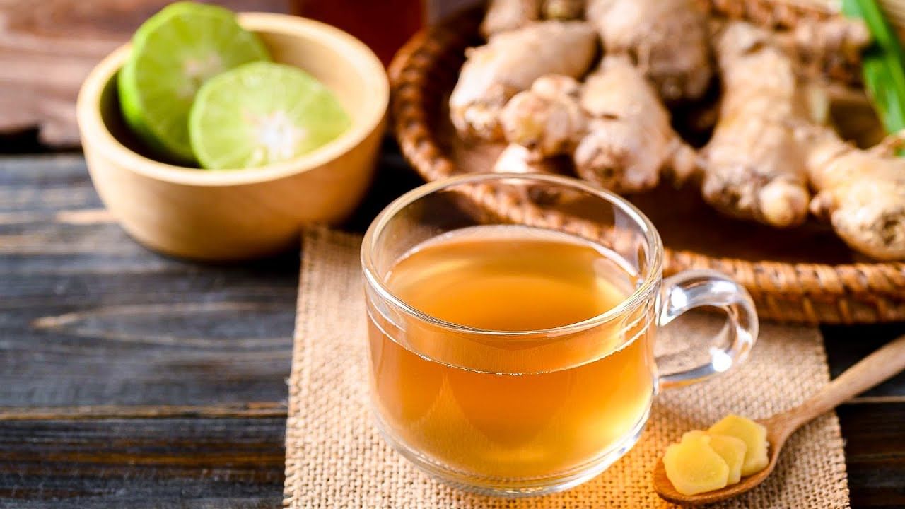 అల్లం టీ తాగడం వల్ల అలసట, నీరసం ఎగిరిపోతాయి. అంతేకాదు శరీరంలో రోగ నిరోధక శక్తి కూడా పెరుగుతుందని నిపుణులు అంటున్నారు. జీర్ణ సంబంధిత సమస్యలతో ఇబ్బంది పడేవారు అల్లం టీ తాగడం వల్ల.. ఆ సమస్యలకు బైబై చెప్పొచ్చు.