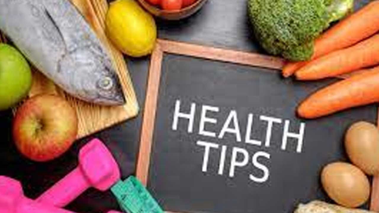 రోజూ ఎంత తినాలి? అమెరికా నేషనల్ ఇన్స్టిట్యూట్ ఆఫ్ హెల్త్ ప్రకారం.. సగటు మనిషి రోజూ 1.6 గ్రాముల ఒమేగా 3 ఫ్యాటీ యాసిడ్లను తన ఆహారంలో చేర్చుకోవాలి. అదే సమయంలో, మహిళలు తమ ఆహారంలో 1.1 గ్రాముల ఒమేగా 3 చేర్చుకోవాలి. శాకాహారులు కొన్ని పదార్థాలను తీసుకుంటే ఒమేగా 3 లోపం నుంచి బయటపడొచ్చు..