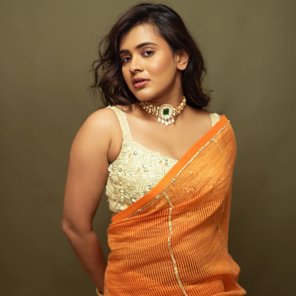 
కుమారి 21 ఎఫ్  హెబ్బాకు బ్రేక్ ఇచ్చిందని చెప్పొచ్చు. అయితే మరలా ఆమెకు కుమారి 21ఎఫ్ రేంజ్ హిట్ పడలేదు. అనూహ్యంగా టైర్ టు హీరోలు కూడా ఆమెను పట్టించుకోలేదు. వరుణ్ తేజ్ కి జంటగా మిస్టర్ మూవీ చేసింది. దర్శకుడు శ్రీను వైట్ల తెరకెక్కించిన ఆ చిత్రం అట్టర్ ప్లాప్. 