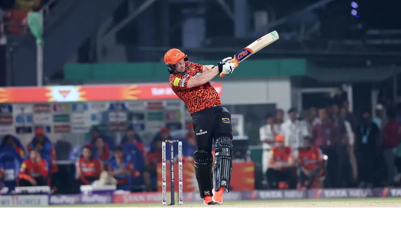 ఐదో స్థానంలో వచ్చిన హెన్రిక్ క్లాసెన్ 29 బంతుల్లో 8 భారీ సిక్సర్లతో 63 పరుగులు చేశాడు. విశేషమేమిటంటే క్లాసెన్ ఈ ఇన్నింగ్స్‌లో ఒక్క ఫోర్ కూడా లేదు. ఇది ఇప్పుడు సరికొత్త రికార్డుగా మారింది.