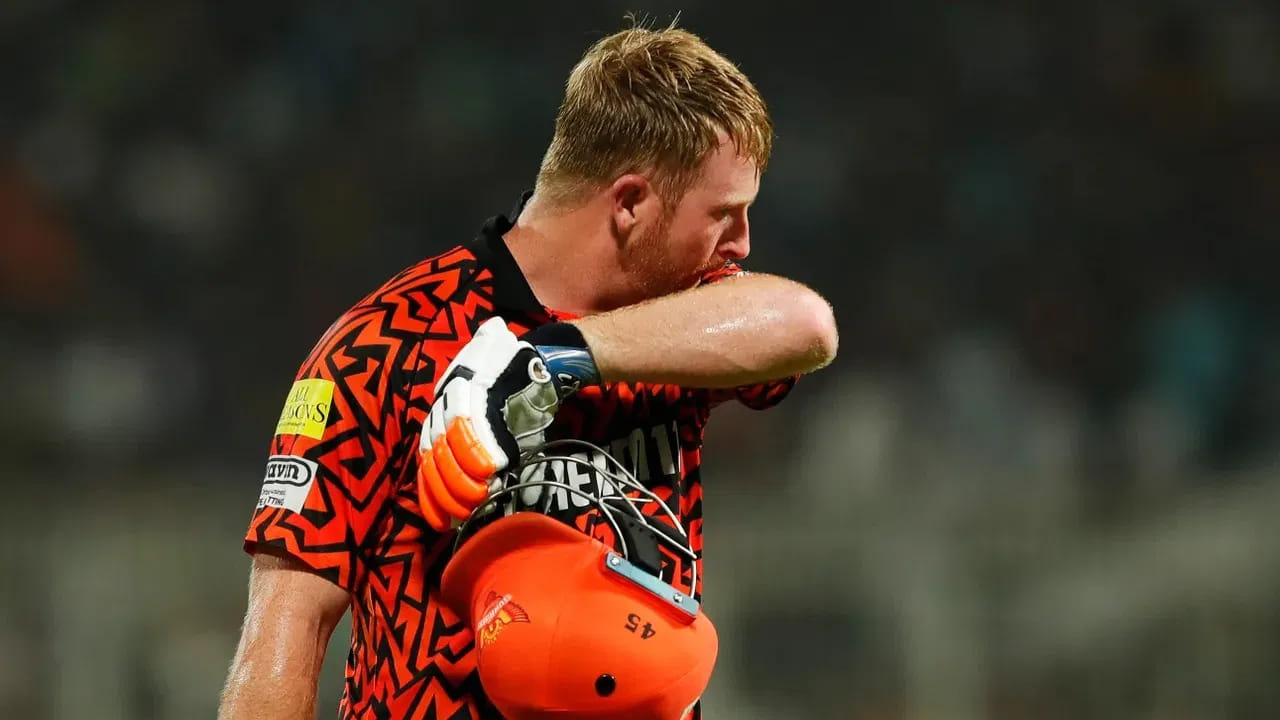 కేకేఆర్‌తో ఉత్కంఠభరితంగా సాగిన మ్యాచ్‌లో హెన్రిక్ క్లాసెన్ ఫోర్ కొట్టకుండానే 8 సిక్సర్లు కొట్టి ఐపీఎల్ చరిత్రలో సరికొత్త రికార్డు సృష్టించాడు. దీని ద్వారా ఫోర్ లేకుండానే హాఫ్ సెంచరీ సాధించి ప్రత్యేక రికార్డు కూడా సృష్టించాడు.