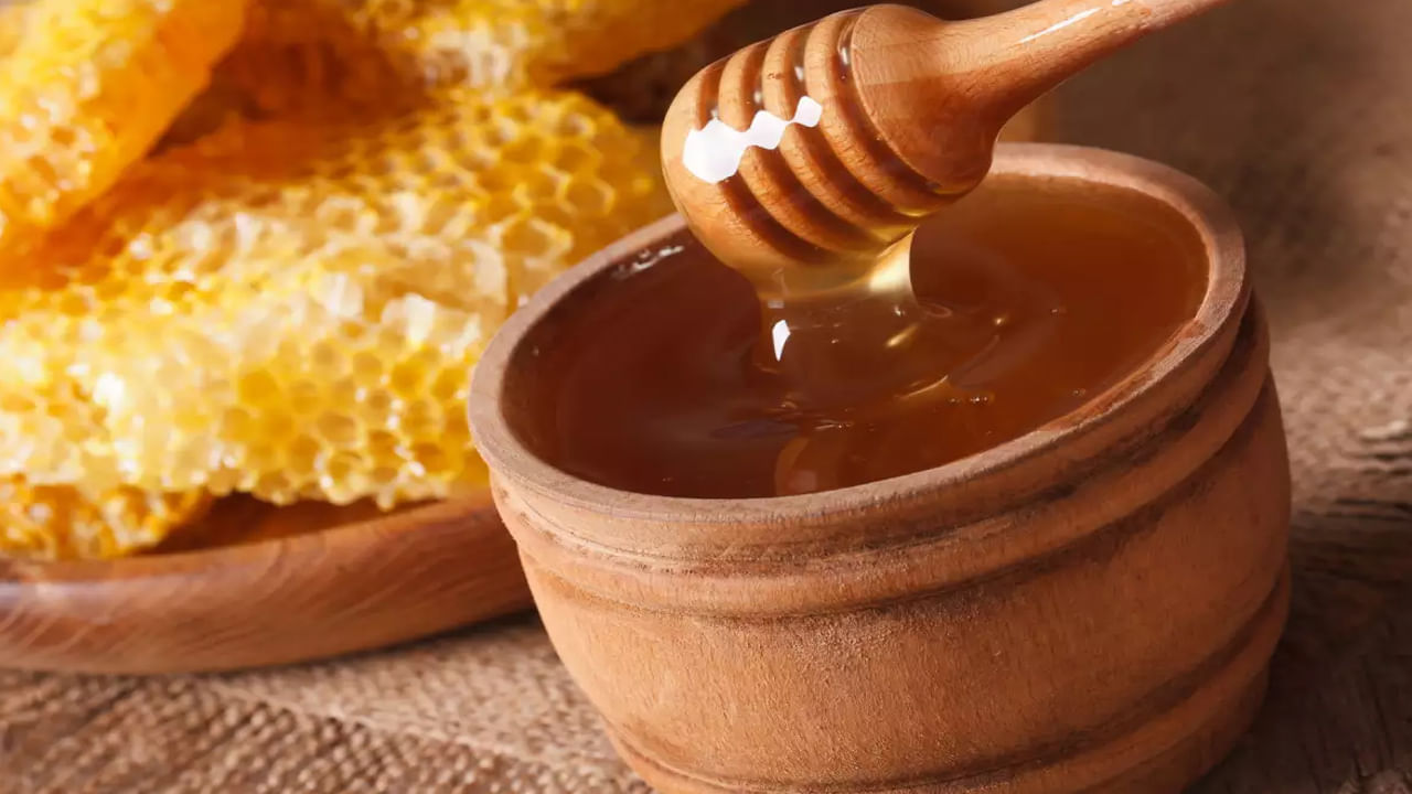 Honey Side Effects: తేనె దివ్యౌషధమే..! ఇలా వాడితే విషంతో సమానమట..? తస్మాత్‌ జాగ్రత్త..