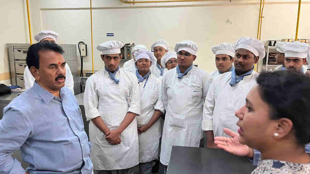 Hyderabad: పర్యాటక రంగంలో తెలంగాణను దేశంలోనే  అగ్రగామిగా తీర్చిదిద్దుతాం : మంత్రి జూపల్లి