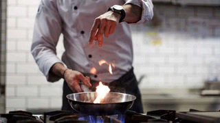 Health: శరీరంలో కనిపించే ఈ లక్షణాలు.. కిడ్నీల్లో రాళ్లకు సంకేతం కావొచ్చు..