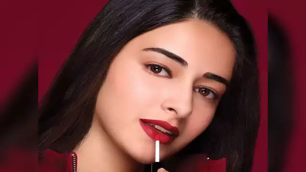 lipsticks: లిప్ స్టిక్స్ తో బుగ్గలు, ఫేస్ పై బ్లష్ చేస్తున్నారా.. అయితే ఈ విషయాలు తెలుసుకోవాల్సిందే