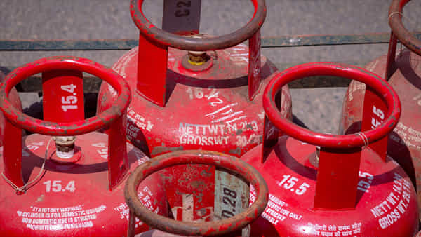 LPG Connection: మీరు కొత్త గ్యాస్ కనెక్షన్ తీసుకోవాలా? దరఖాస్తు చేయడం ఎలా? ఎలాంటి పత్రాలు కావాలి?