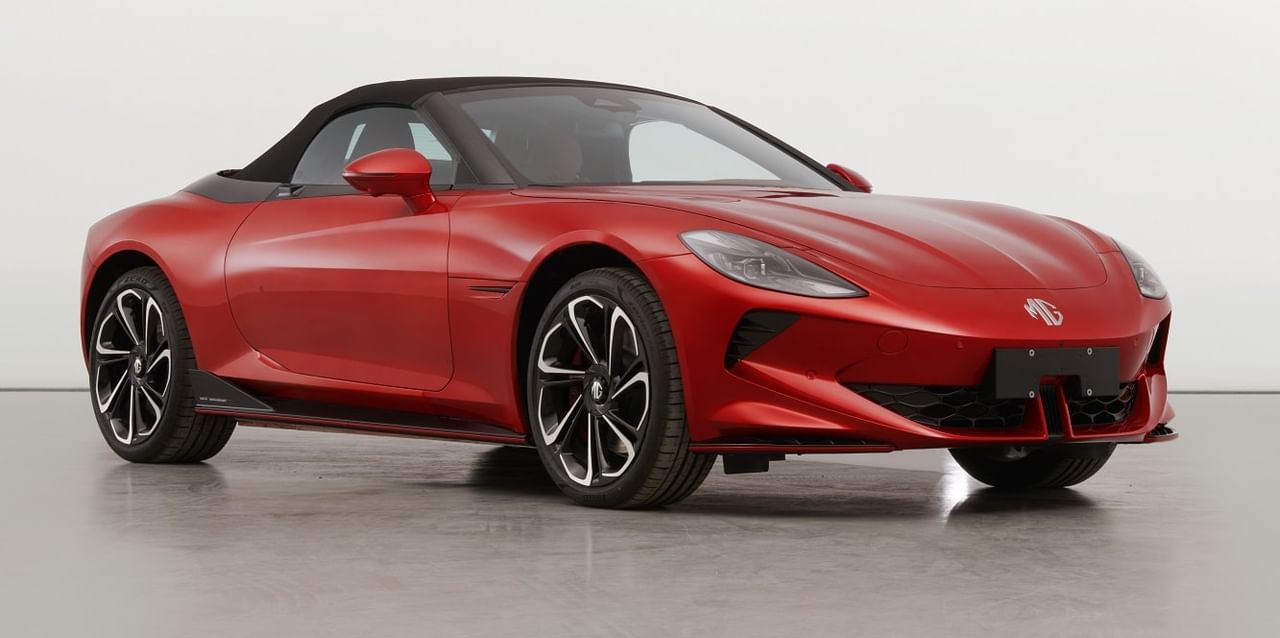 MG Cyberster: అతి తక్కువ ధరకే ఎలక్ట్రిక్ స్పోర్ట్స్ కార్.. మూడు సెకండ్లలోనే 100 కి.మీ.ల వేగం..