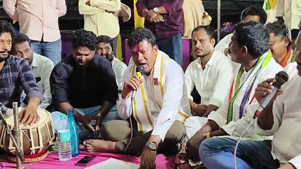 Watch Video: జాతరలో సింగర్గా మారిన మంత్రి సీదిరి అప్పలరాజు..