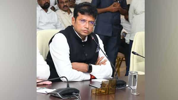 తెలంగాణలో అంతర్జాతీయ స్కిల్ యూనివర్సిటీ.. మంత్రి ఉన్నతస్థాయి సమావేశం..