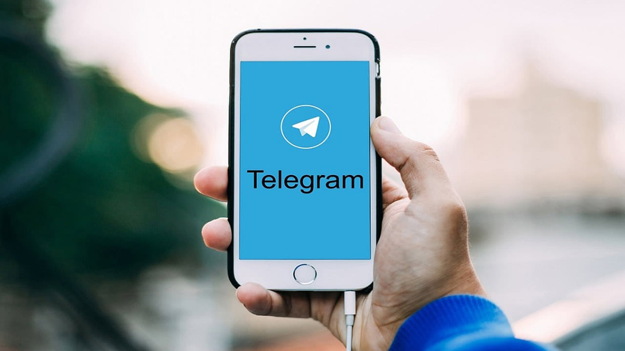 ఇన్స్టంట్ మెసేజింగ్ యాప్ టెలిగ్రామ్ మరో కొత్త ఫీచర్ను పరియం చేసింది. యూజర్ల అవసరాలకు అనుగుణంగా ఎప్పటికప్పుడు కొంగొత్త ఫీచర్లను తీసుకొస్తున్న టెలిగ్రామ్ ఈసారి కంపెనీల కోసం ప్రత్యేకంగా ఓ ఫీచర్ను తీసుకొచ్చింది.