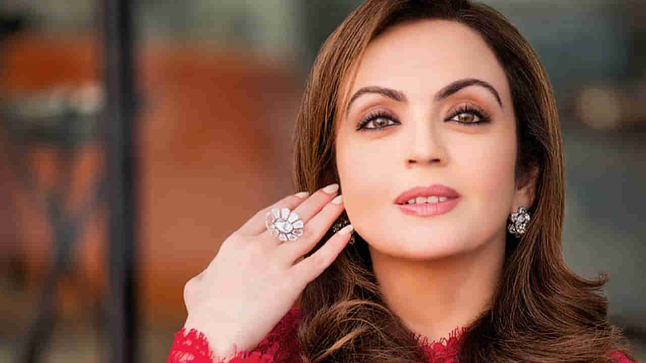 Nita Ambani lifestyle: నీతా అంబానీ తాగే టీ కప్పు ధర తెలిస్తే కళ్లు బైర్లు కమ్మాల్సిందే..! ఇక ఎలాంటి షూస్‌ వేస్తారంటే..