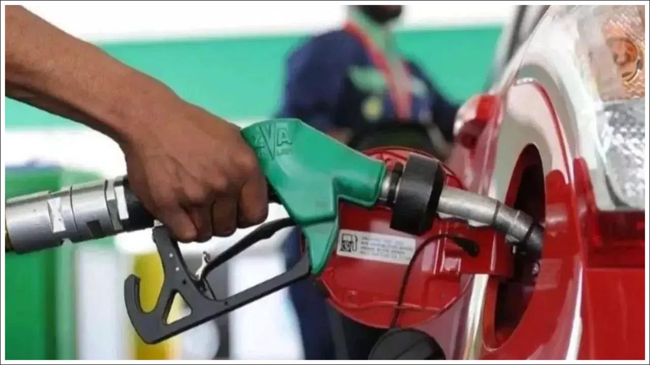 Petrol, Diesel Prices: వాహనదారులకు షాక్‌.. భారీగా పెరిగిన పెట్రోల్‌, డీజిల్‌ ధరలు