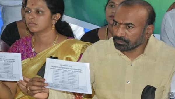 Anantapur Urban: అనంతపురం అర్బన్ టికెట్పై నెలకొన్న ఉత్కంఠ.. టికెట్ దక్కెదెవరికి..?