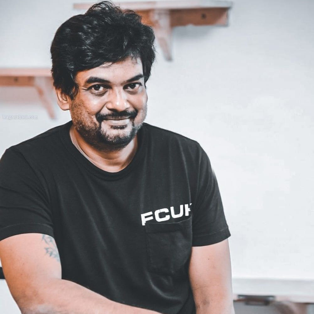 ఆల్రెడీ టీజర్‌ రఫ్‌ కట్‌ చూసిన పూరి కొడుకు చెప్పిన మాటలు రామ్‌ పోతినేని ఫ్యాన్స్ లో హుషారు పుట్టిస్తున్నాయి. సినిమా నెక్స్ట్ లెవల్లో వస్తుందన్నది ఆకాష్‌ మాట. మరి... ఆ మోస్ట్ వాంటెడ్‌ హిట్‌, పూరి అండ్‌ రామ్‌ కి డబుల్‌ ఇస్మార్ట్ అయినా అందిస్తుందా? 