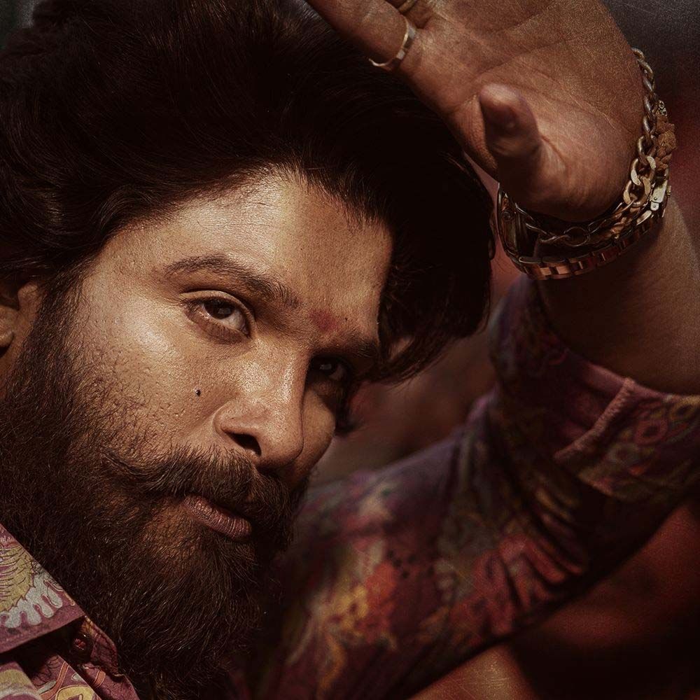  మధ్య మధ్యలో వైజాగ్‌తో పాటు మారేడుమిల్లి అడవులకు వెళ్లొచ్చారు టీం. త్వరలోనే విశాఖలో మరో షెడ్యూల్ ప్లాన్ చేస్తున్నారు పుష్ప మేకర్స్. ఆగస్ట్ 15న అనుకున్నట్లుగానే సినిమా విడుదల కానుంది. మొత్తానికి కొన్నాళ్లుగా ఎలాంటి డిస్టర్బెన్స్ లేకుండా షూటింగ్‌లో పుష్ప దూసుకుపోతున్నాడు. 
