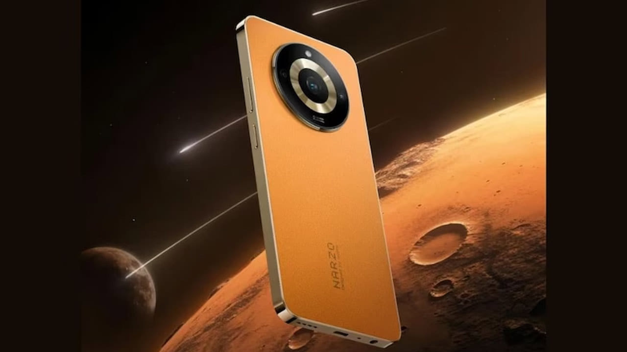 తక్కువ బడ్జెట్లో అందుబాటులో ఉన్న మరో ఫోన్ Realme Narzo 60 5G. ఈ ఫోన్లో6.43 ఇంచెస్తో కూడిన ఫుల్ హెచ్డీ అమోఎల్ఈడీ డిస్ప్లేను అందించారు. MediaTek Dimensity 6020 చిప్సెట్ ఈ ఫోన్లోని ప్రాసెసర్కు సపోర్ట్ చేస్తుంది. 8GB RAM + 256GB స్టోరేజ్ వేరియంట్ ధర రూ.16,999గా ఉంది.