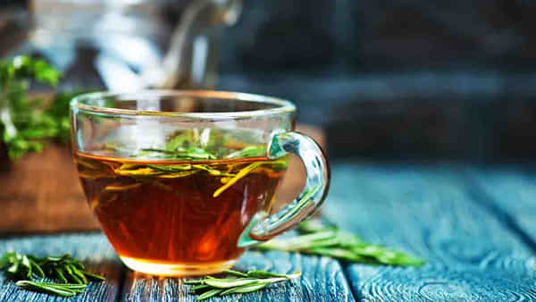 Rosemary Tea: మీరు తాగే టీ, కాఫీ కంటే 1000 రెట్ల బెస్ట్ చాయ్..! నిజంగా అమృతమే.. రోజూ ఉదయం ఖాళీకడుపుతో తాగండి!