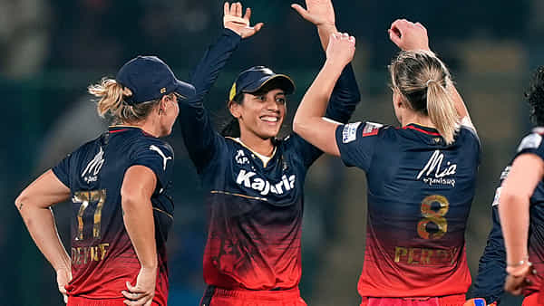 WPL 2024: మరోసారి ఆల్రౌండ్ పెర్ఫామెన్స్తో అదరగొట్టిన ఎల్లీస్ పెర్రీ.. ముంబైను ఓడించి WPL ఫైనల్కు బెంగళూరు