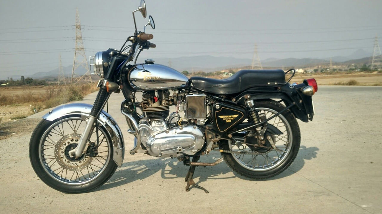 Royal Enfield Machismo 500- 500cc సింగిల్ సిలిండర్ ఇంజన్‌తో కూడిన రాయల్ ఎన్‌ఫీల్డ్ Machismo 500 కూడా ఆ సమయంలో చాలా ప్రసిద్ధి చెందింది. భారతీయుల్లో రాయల్ ఎన్ఫీల్డ్ క్రేజ్ కొత్తేమీ కాదు. రాయల్ ఎన్ఫీల్డ్ కార్లు దశాబ్దాలుగా భారతీయ రోడ్లపై తిరుగుతున్నాయి. రాయల్ ఎన్ఫీల్డ్ ఫ్యూరీ 175 దేశంలోనే అత్యంత ప్రసిద్ధ బైక్.