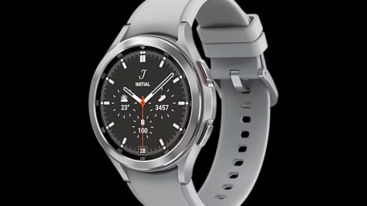 Samsung Galaxy Watch4 Bluetooth: సామంగ్‌ వాచ్‌ ధర రూ. 9,999గా ఉంది. ఇందులో ఎన్నో హెల్త్‌ ట్రాకింగ్ పీచర్లను అందించారు. హార్టరేట్ సెన్సార్‌, బీపీ సెన్సార్‌ వంటి ఎన్నో అధునాతన ఫీచర్లను ఇందులో అందించారు. ఈ వాచ్‌ 90కిపైగా వర్క్‌ మోడ్స్‌కు సపోర్ట్ చేస్తుంది. 