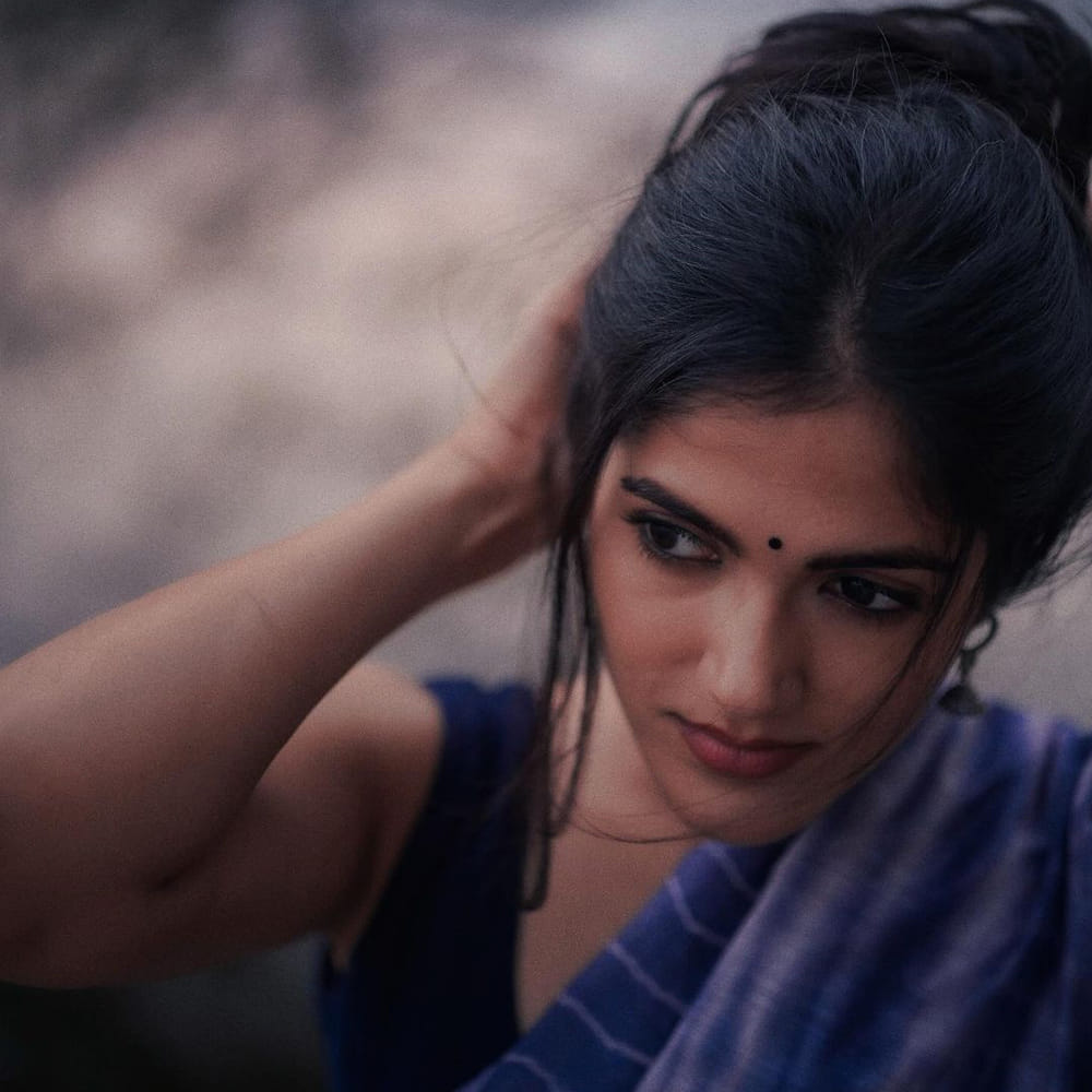 సిల్వర్ స్క్రీన్ పై ఆశించిన స్థాయిలో సక్సెస్ కాలేకపోయినా.. ఓటీటీ ప్లాట్ ఫామ్ లో దూసుకుపోతుంది. సస్పెన్స్ థ్రిల్లర్ వెబ్ సిరీస్ లలో అవకాశాలు అందుకుంటుంది సిమ్రాన్.