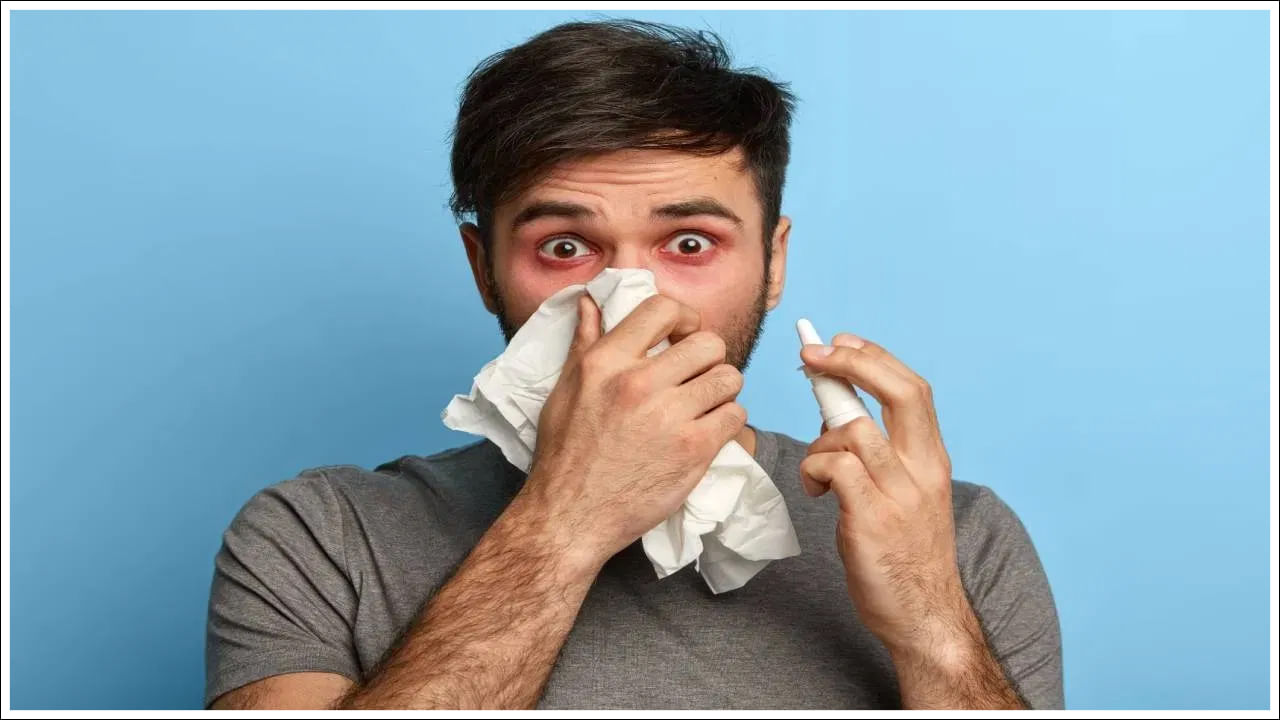 కానీ వీటన్నింటిలో అత్యంత సాధారణ మొదటి లక్షణం తుమ్ములు. అటువంటి లక్షణాలు కనిపిస్తే వైద్యుడిని సంప్రదించండి. తుమ్ము అనేది ఒక సాధారణ సమస్య. కానీ మీ శరీరంలో తుమ్ములతో పాటు మరికొన్ని లక్షణాలు కనిపిస్తే, మీరు జాగ్రత్తగా ఉండాలి.