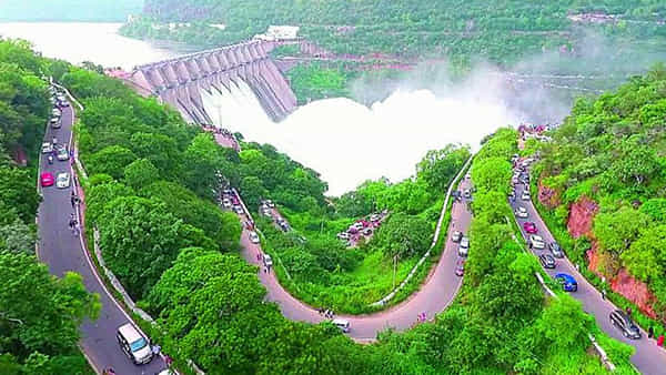 Srisailam: మల్లన్న భక్తులకు గుడ్ న్యూస్.. రాత్రి వేళల్లోనూ శ్రీశైలానికి వాహనాల రాకపోకలకు అనుమతి