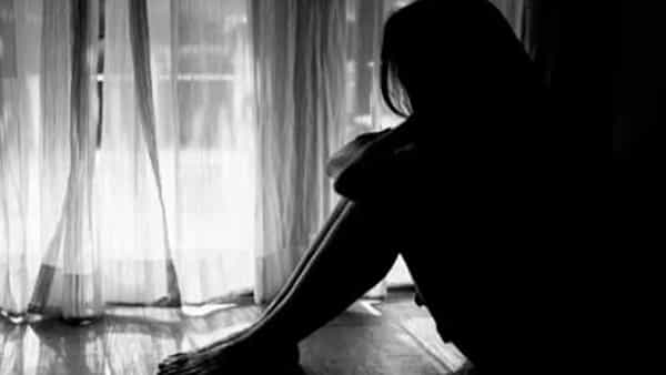 Student Suicide: 14 ఏళ్లకు అలా ఎందుకు జరుగుతుంది? భయంతో బాలిక ఆత్మహత్య..