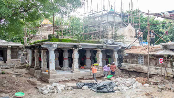 Chittoor: ఆలయ జీర్ణోద్ధరణ పనుల కోసం.. పునాదులను తవ్వుతుండగా బయటపడిన అద్భుతం
