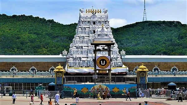 TTD: తిరుమల శ్రీవారి భక్తులకు అలర్ట్.. ఆర్జిత సేవా టికెట్లు, దర్శన టిక్కెట్లు బుక్ చేసుకోండి..