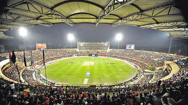 IPL Match: క్రికెట్ ఫ్యాన్స్ కు బిగ్ షాక్.. ఉప్పల్ స్టేడియంకు పవర్ కట్, హైదరాబాద్, చెన్నై మ్యాచ్పై ఉత్కంఠ