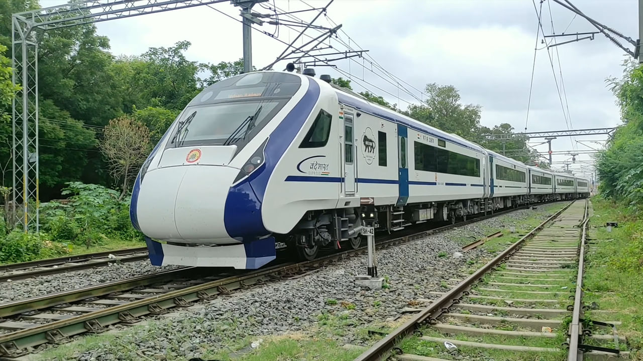 Vande Bharat Trains: వందే భారత్ రైళ్లు సూపర్ హిట్.. ఏకంగా 105.7 శాతం ఆక్యూపెన్సీ