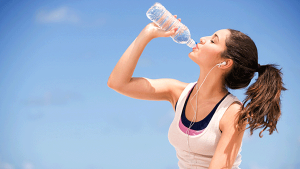 Lifestyle: నీళ్లు ఎక్కువ తాగితే కిడ్నీలకు ప్రమాదమా.? నిపుణులు ఏమంటున్నారంటే..