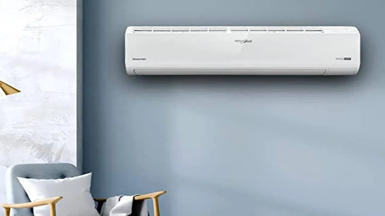 ఏసీ ఉపయోగం వల్ల కాలుష్యం పెరగడమే కాకుండా.. ఆరోగ్యం కూడా దెబ్బతింటుందని నిపుణులు అంటున్నారు. ఎయిర్ కండీషనర్‌ను ఎక్కువగా యూజ్ చేసతే.. కళ్లు అనేవి పొడిగా తయారవుతాయి. ఏసీ.. గాలిలోని తేమను తొలగిస్తుంది.
