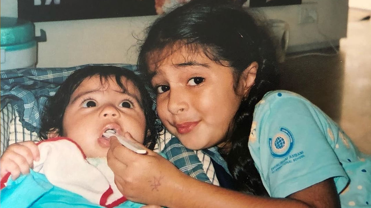 Tollywood: చెల్లెలితో ఉన్న ఈ క్యూట్ బుజ్జాయి ఎవరో తెలుసా.. ? ఆ స్టార్ నటుడి కూతురు ఇప్పుడు టాప్ హీరోయిన్..