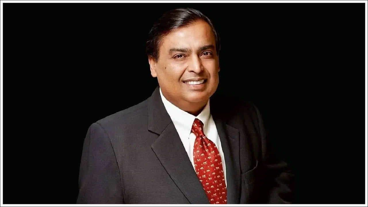 Mukesh Ambaముఖేష్ అంబానీ రోజువారీ భోజనంలో గుజరాతీ వంటకాలు ఉంటాయి. ఆసక్తికరమైన విషయం ఏమిటంటే ముఖేష్ అంబానీ ఎట్టి పరిస్థితుల్లో కూడా డిన్నర్కు దూరంగా ఉండరట. అతను తన కుటుంబం మొత్తంతో కలిసి రాత్రి భోజనం చేస్తారు.n