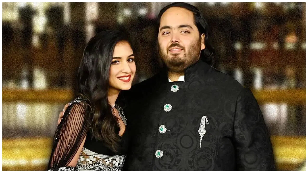 ముఖేష్ అంబానీ, నీతా అంబానీల ప్రీ వెడ్డింగ్ ఫంక్షన్ అనంత్ అంబానీ సరస్సు వద్ద కొద్ది రోజుల క్రితం గుజరాత్లోని జామ్నగర్లో జరిగింది. ఈ ప్రీ వెడ్డింగ్ ఫంక్షన్కి బాలీవుడ్ నటీనటులు హాజరయ్యారు.