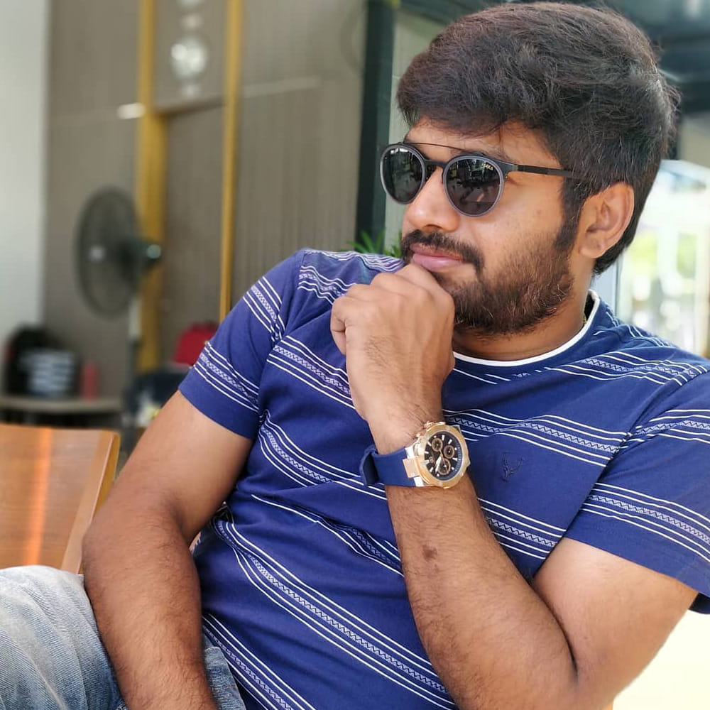 అనిల్‌ నెక్స్ట్ సినిమా అతని పంథాలోనే ఉంటుందా? లేకుంటే కొత్తగా ఉంటుందా? అని ఎదురుచూసిన వారికి లేటెస్ట్ గా అనౌన్స్ అయిన వెంకటేష్‌ సినిమా సమాధానం చెప్పింది. ఆల్రెడీ విక్టరీ స్టార్‌తో ఎఫ్‌2, ఎఫ్‌3 చేసిన అనిల్‌, ఈ సారి సరికొత్త జోనర్‌ని సెలక్ట్ చేసుకున్నారు. తమ కాంబోకి కలిసొచ్చిన కామెడీని కంటిన్యూ చేస్తూనే, దానికి క్రైమ్‌ని యాడ్‌ చేశామన్నారు అనిల్‌. మాజీ పోలీస్‌ ఆఫీసర్‌గా వెంకటేష్ కేరక్టర్‌ని ఈ కెప్టెన్‌ ఎలా డిజైన్‌ చేశారో తెలుసుకోవాలంటే ఇంకొన్నాళ్లు ఆగాల్సిందే. 