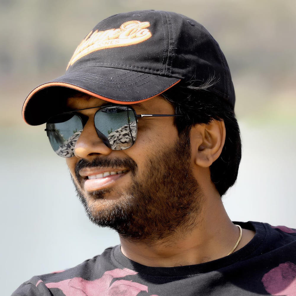 ఆ తర్వాత కూడా ఎఫ్‌3ని అదే జోనర్‌లో చేశారు. అయితే ఎఫ్‌3 కలెక్షన్లలో అంతకు ముందున్న జోష్‌ కాస్త మిస్‌ అయింది. రీజన్‌ అదే అయినా, కాకపోయినా... భగవంత్‌ కేసరి సినిమా టైమ్‌కి అనిల్‌లో చాలా మార్పు వచ్చింది. నందమూరి బాలకృష్ణలాంటి హీరోని సరికొత్తగా చూపించడం కోసం... తనను తాను మార్చుకున్నారు అనిల్‌. తన ట్రాక్‌ మార్చి తీసిన బొమ్మను సక్సెస్‌ చేసి చూపించారు. 
