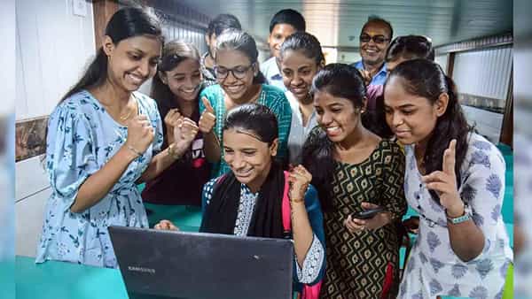 AP Inter Results 2024: ఆంధ్రప్రదేశ్ ఇంటర్ ఫలితాలు విడుదల.. రిజల్ట్స్ ఒక్క క్లిక్ తో ఇక్కడ చెక్ చేసుకోండి
