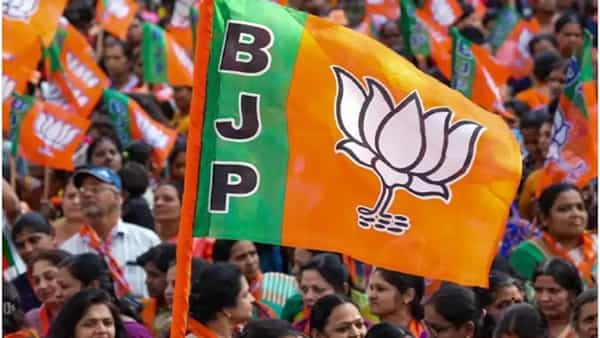 BJP Operation Akarsh: బీజేపీ వైపు ఎమ్మెల్యేలు చూస్తున్నారా..? కషాయదళంలో చేరేవారికి అడ్డంకులేంటి ?