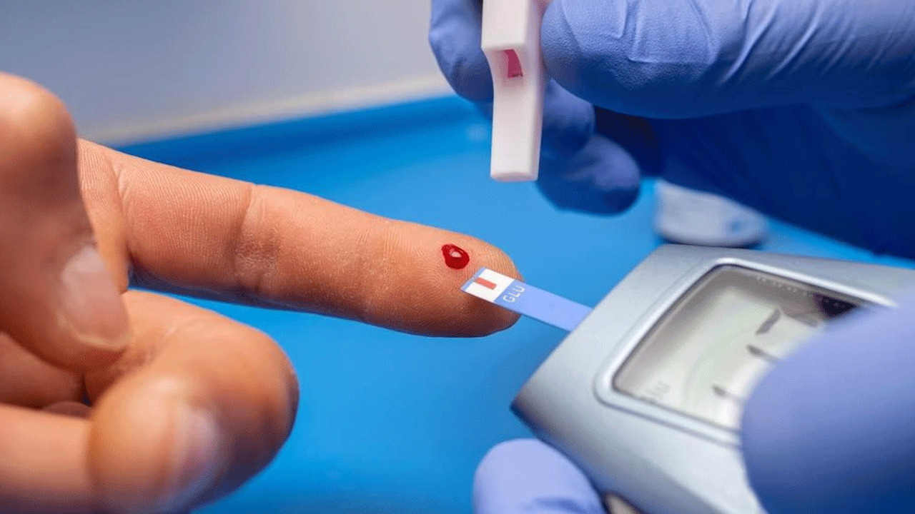 Lifestyle: బ్లడ్ షుగర్ టెస్ట్ ఏ సమయంలో చేసుకోవాలి.? నిపుణులు ఏమంటున్నారు..